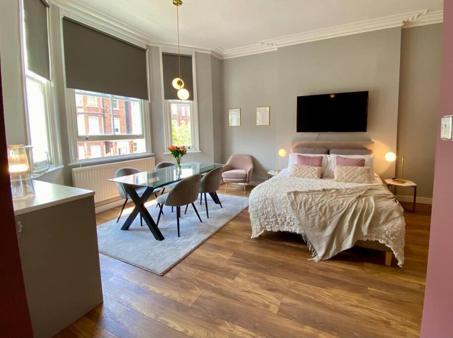 Studio For 3 Near Regents Park N5 London Bagian luar foto
