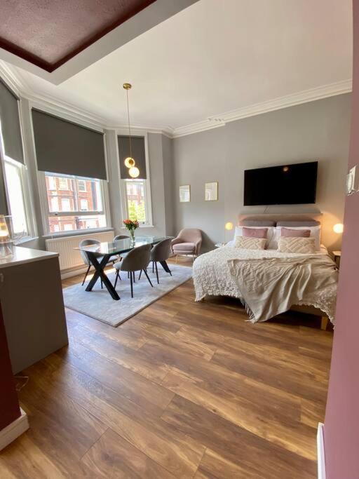 Studio For 3 Near Regents Park N5 London Bagian luar foto