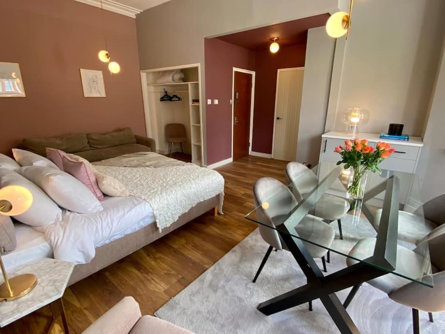 Studio For 3 Near Regents Park N5 London Bagian luar foto