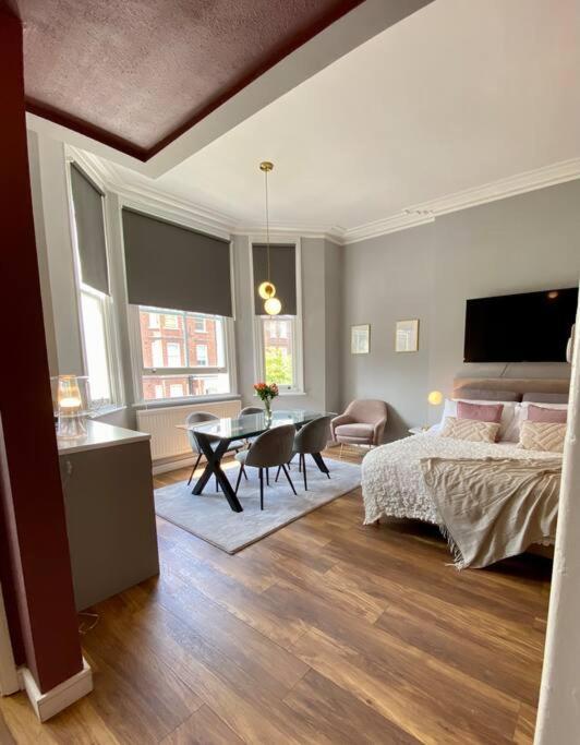 Studio For 3 Near Regents Park N5 London Bagian luar foto