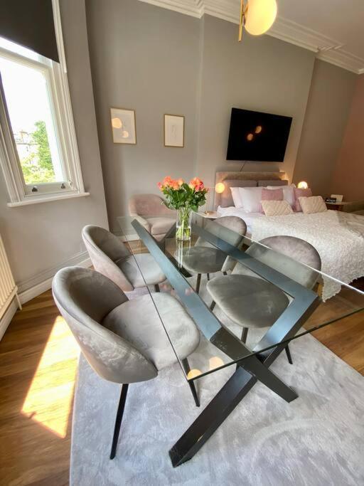 Studio For 3 Near Regents Park N5 London Bagian luar foto