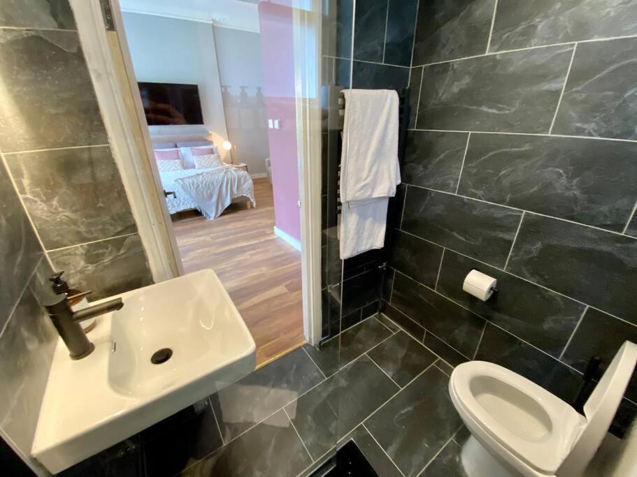 Studio For 3 Near Regents Park N5 London Bagian luar foto