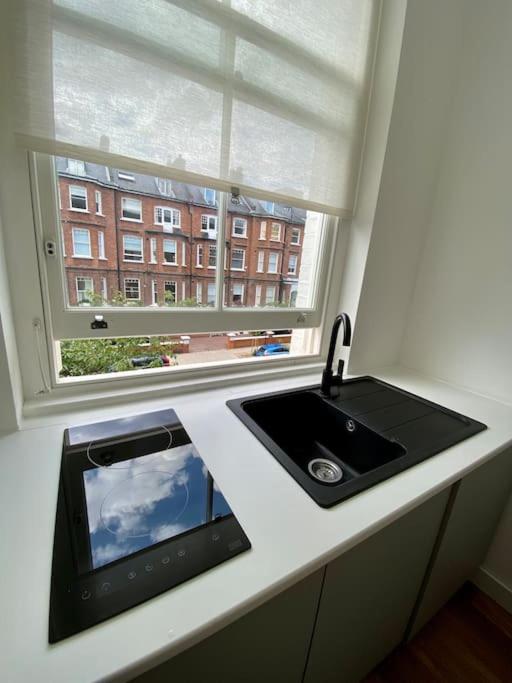 Studio For 3 Near Regents Park N5 London Bagian luar foto