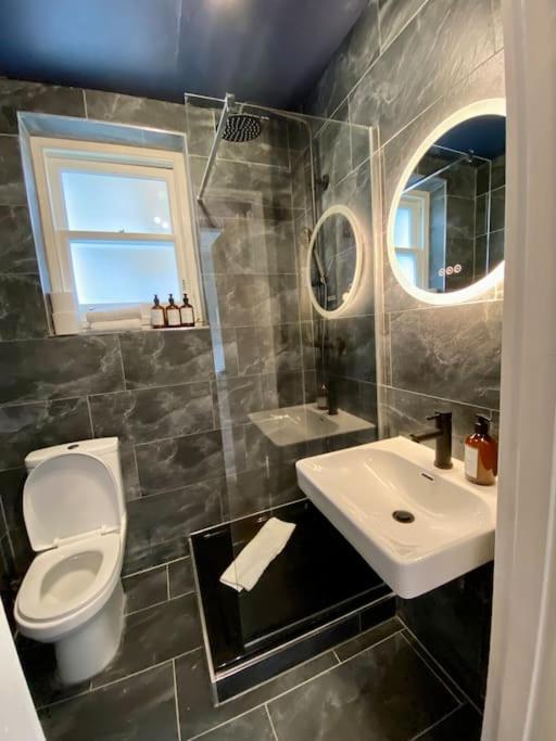Studio For 3 Near Regents Park N5 London Bagian luar foto