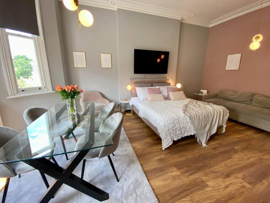 Studio For 3 Near Regents Park N5 London Bagian luar foto