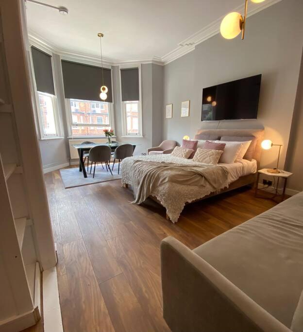 Studio For 3 Near Regents Park N5 London Bagian luar foto