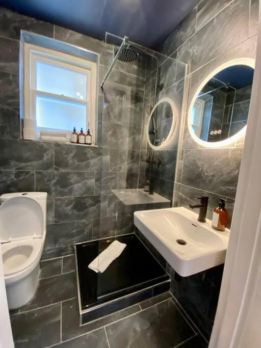 Studio For 3 Near Regents Park N5 London Bagian luar foto