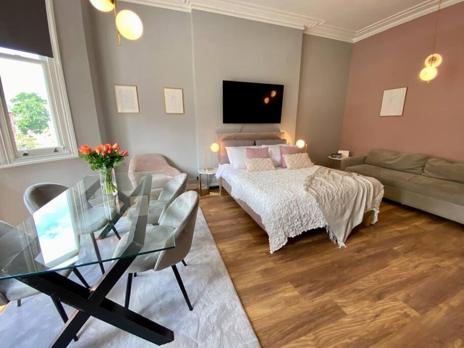Studio For 3 Near Regents Park N5 London Bagian luar foto